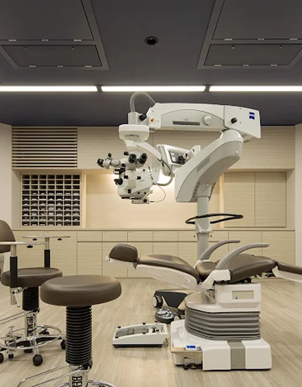 高水準の医療設備で精密な手術を大学病院クラスの精密機器を導入し、安心の体制を整えています。
